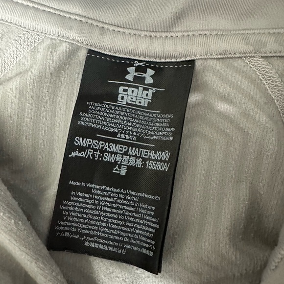 Under Armour Women ColdGear Cozy ½ Zip
Shimmer Long Sleeve T-Shirt Blouse-GRAY - Picture 4 of 6